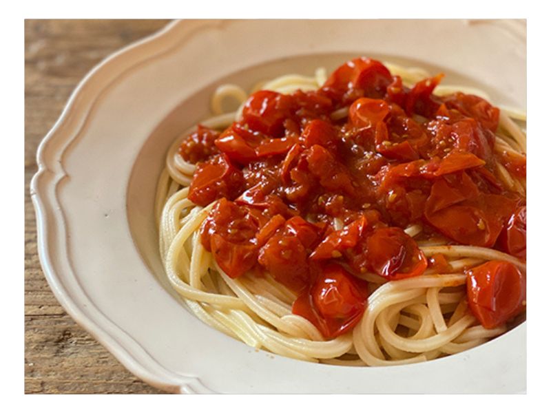 カーサモリミのパスタやソースを使った食卓