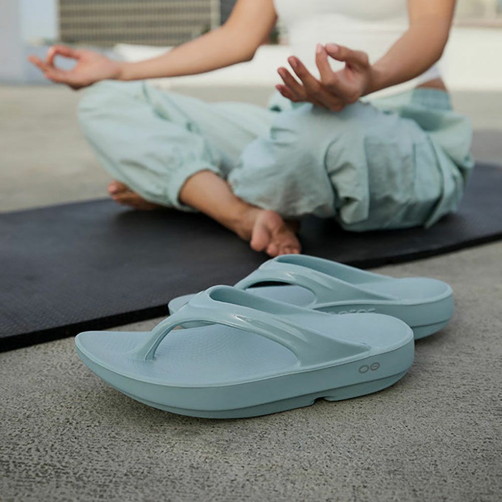 ウーフォス OOlala リカバリーサンダル スポーツサンダル トングタイプ OOFOS ウーララ 国内正規品