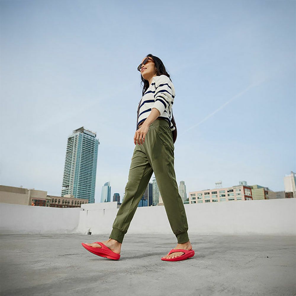 ウーフォス OOlala リカバリーサンダル スポーツサンダル トングタイプ OOFOS ウーララ 国内正規品