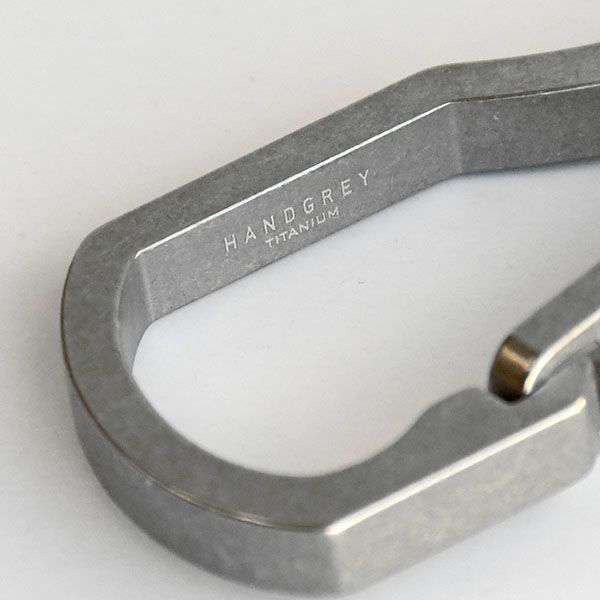 ハンドグレイ チタン製キーカラビナ（キーリング付属） HANDGREY