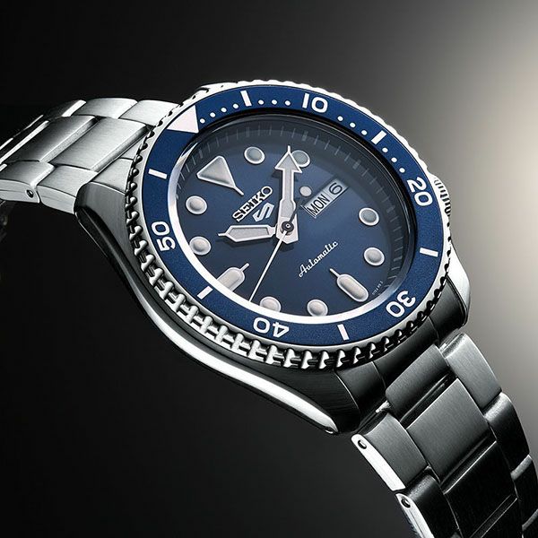 SEIKO 5 SPORTS スポーツスタイル 42.5mm SBSA001