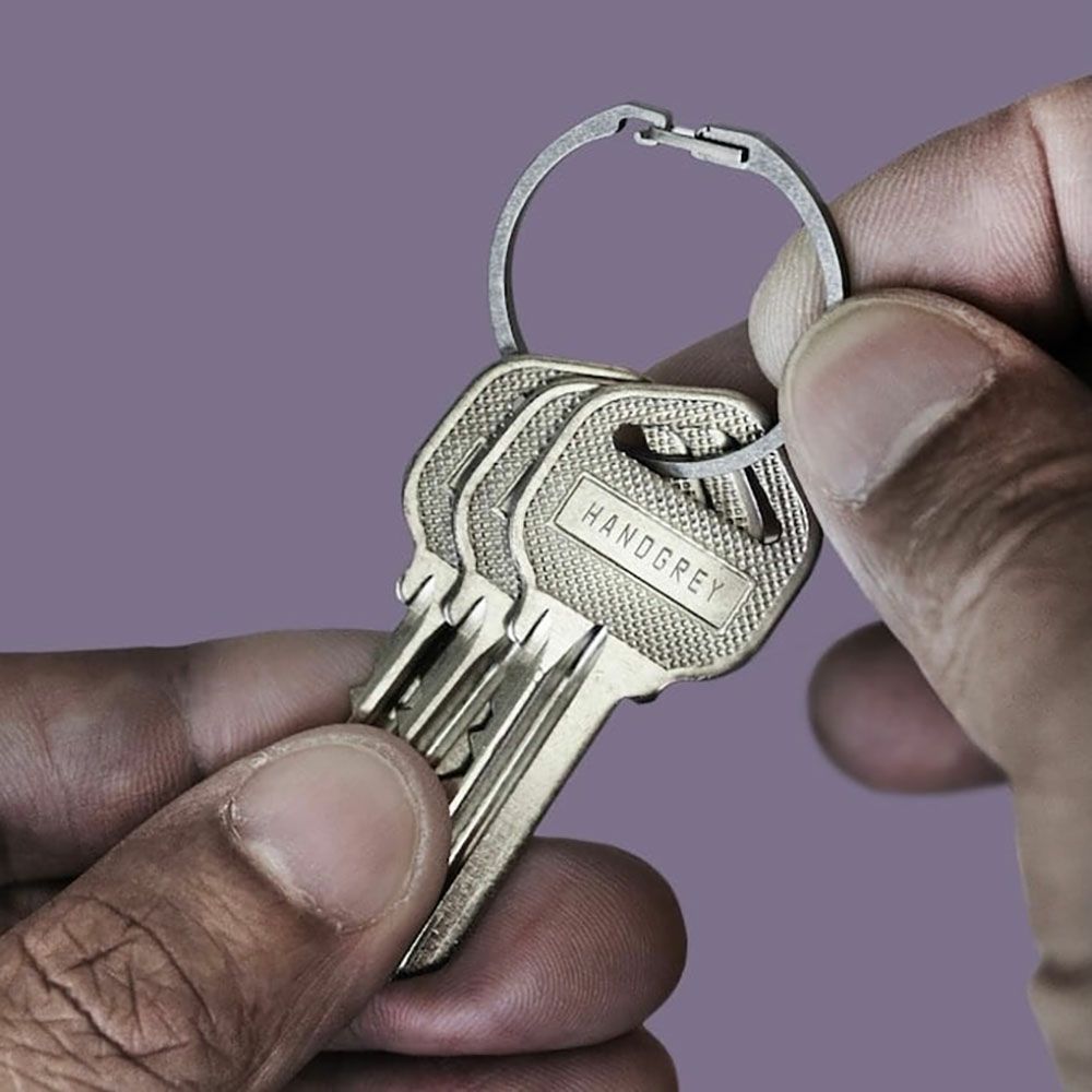 ハンドグレイ easi チタンキーリング ROUND OMEGA HANDGREY KEY RING イージー グレード5チタン製 キーホルダー 正規品