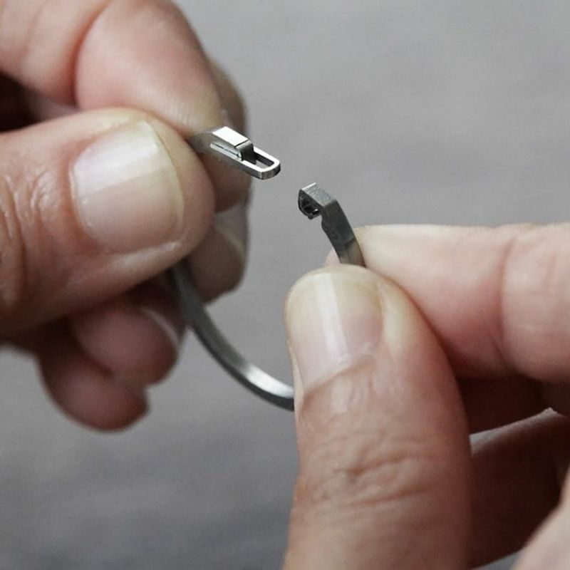 ハンドグレイ easi チタンキーリング ROUND OMEGA HANDGREY KEY
