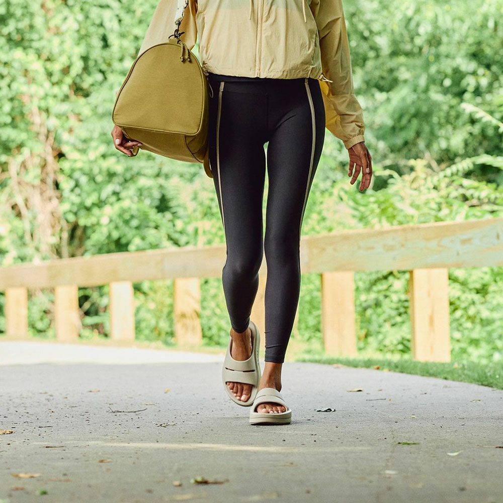 ウーフォス OOmega OOahh 厚底タイプ リカバリーサンダル スポーツサンダル シャワーサンダルタイプ OOFOS ウーメガウーアー 国内正規品