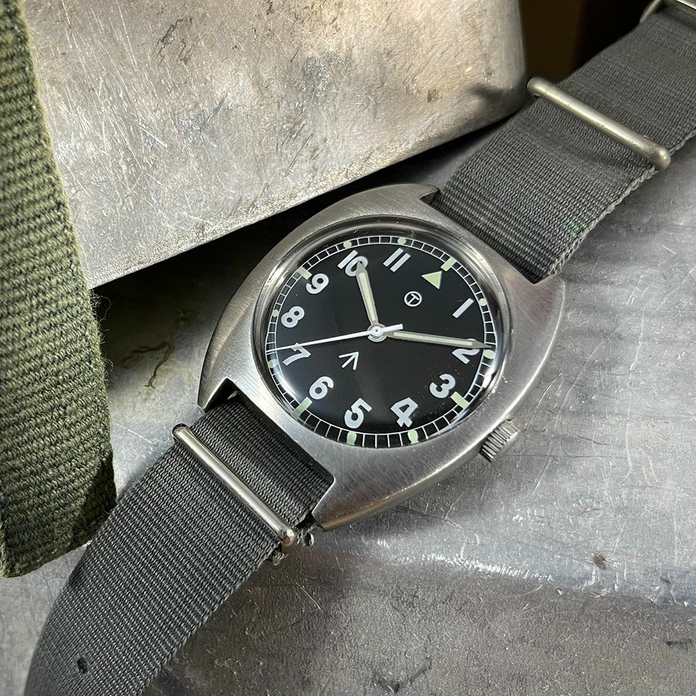 M.R.M.W ミリタリーウォッチ 腕時計 イギリス軍 ロイヤルアーミーW-10 ナイロン NATOストラップ ROYAL ARMY モントルロロイ