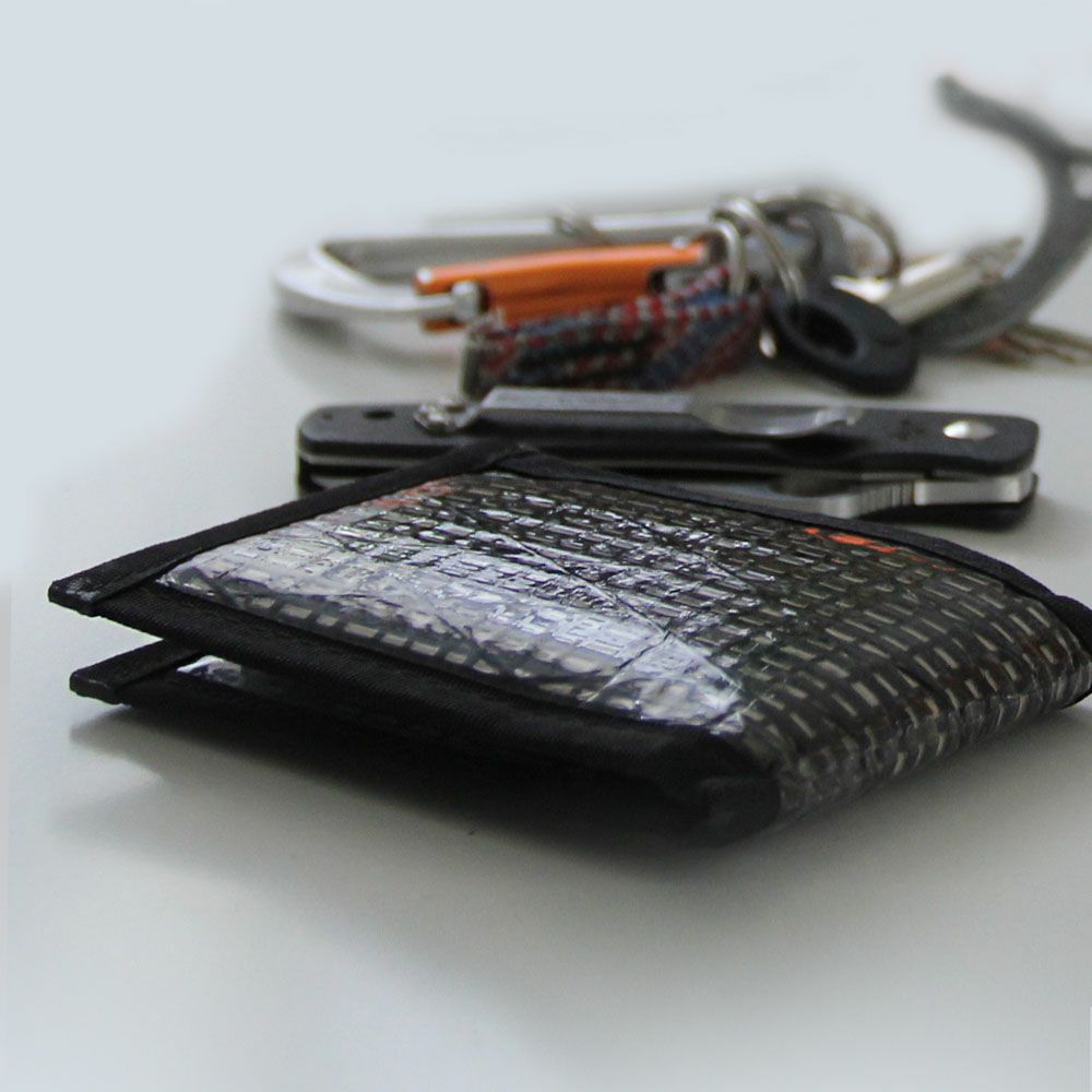 フローフォールド Flowfold 二つ折り財布