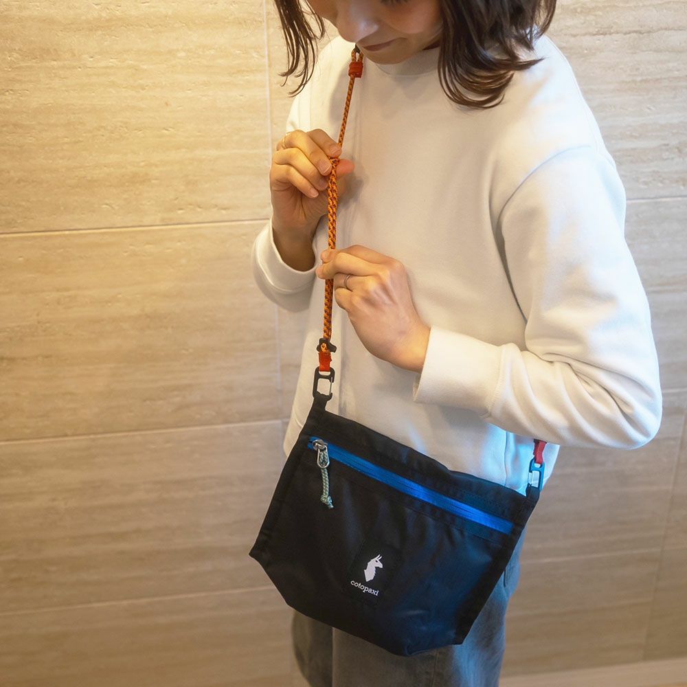 コトパクシ　ショルダーバッグ　黒