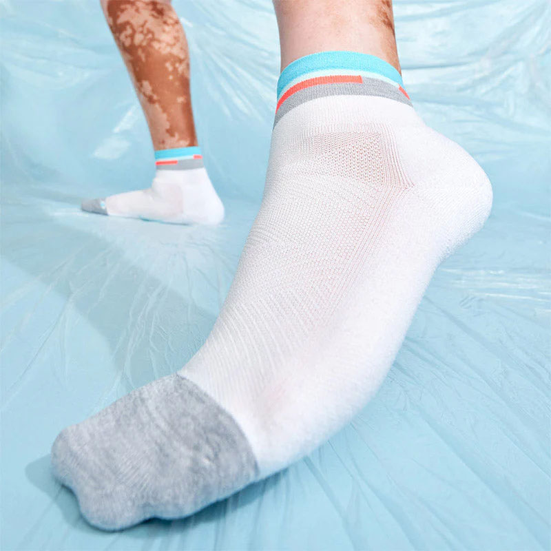 フィーチャーズ Feetures Elite Light Cushion Quarter